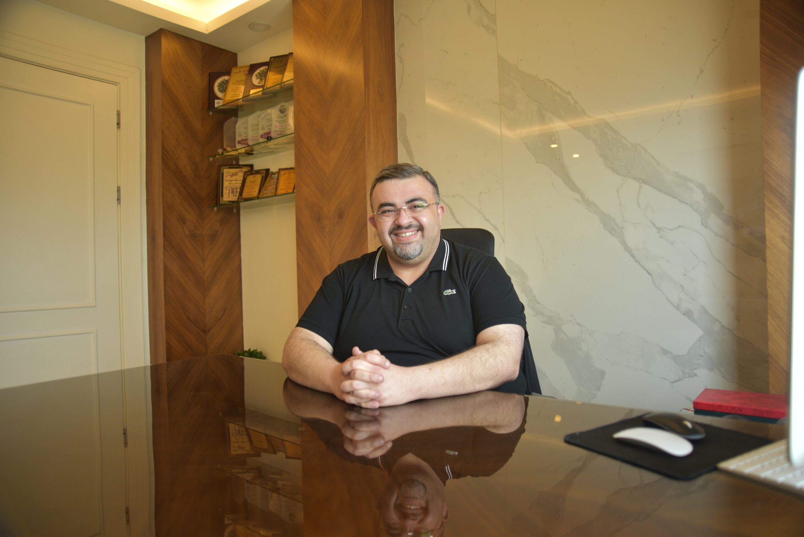 لقاء العدد مع الدكتور محمد الطراونة خبير جراحة الأسنان والوجه والفكين