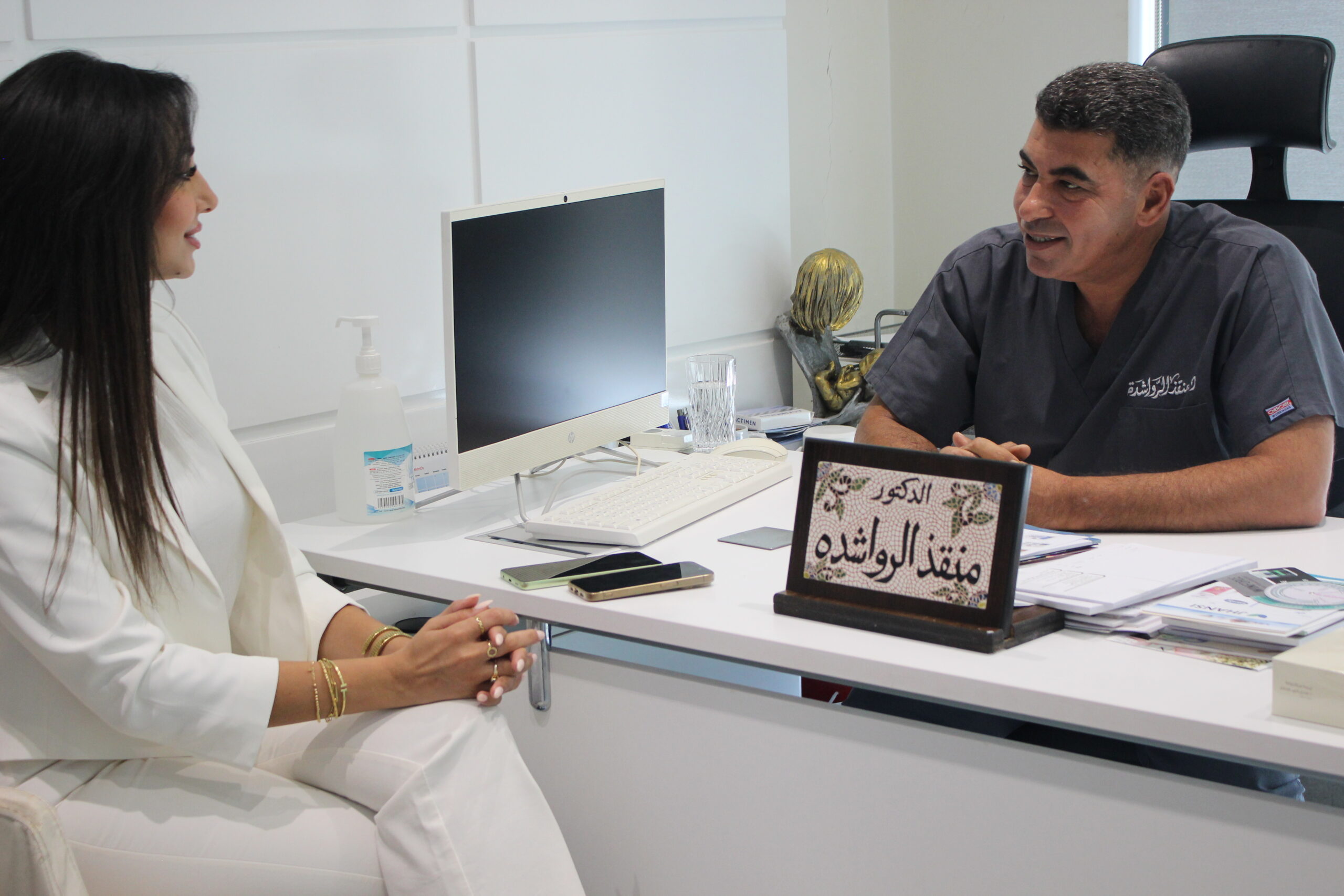 لقاء العدد مع الدكتور منقذ الرواشدة