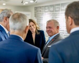 الملك يوجه الحكومة لتوسعة مركز سميح دروزة للأورام في مستشفيات البشير